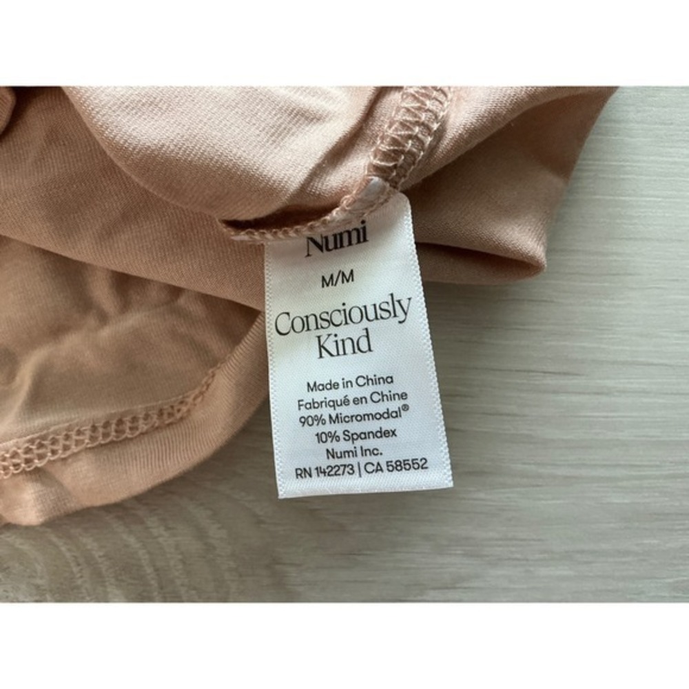 Numi The Signature Undershirt Almond Medium New With Tags - Picture 6 of 6
